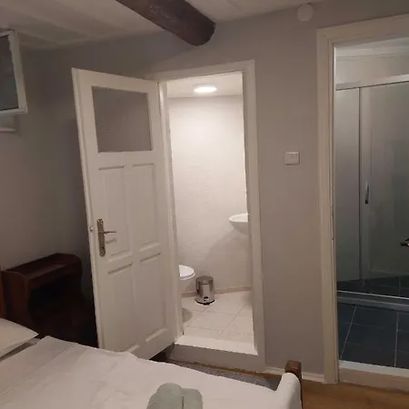 Homestay Mimosa House Ayvalik