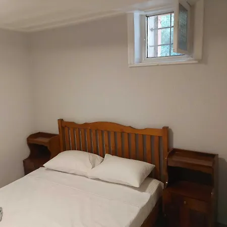 Mimosa House Privatunterkunft *