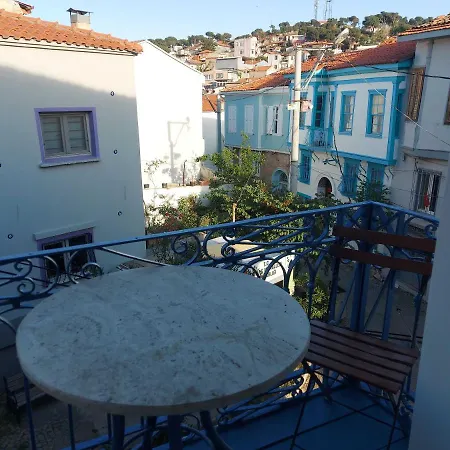 Mimosa House Privatunterkunft *