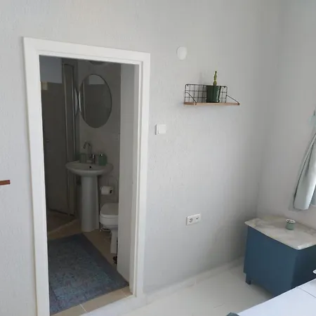 Mimosa House Hotel *